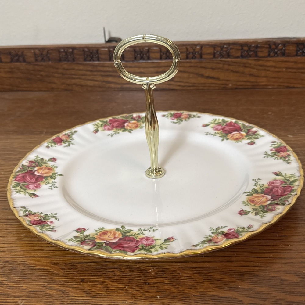 Royal Albert Old Country Roses 1 Tier 10.5" Round Serving Cake Plate Top Handle